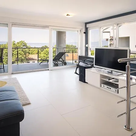 アパート Luxury Luna