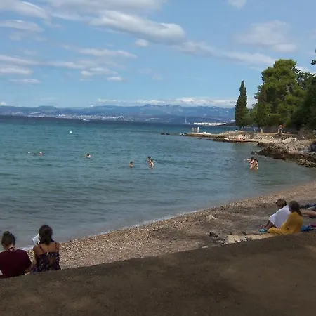 アパート Luxury Luna